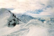 Juste au-delà se trouve une belle crête de laquelle le panorama commence à se déployer devant nos yeux ébahis