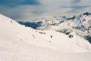 A main droite, l'arête des cristaux descends jusqu'au Mont Oreb (2645m), sorte d'épaule est du Buet