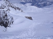 Panorama nord-est du sommet, vue de la pente de l'itinéraire d'accès
